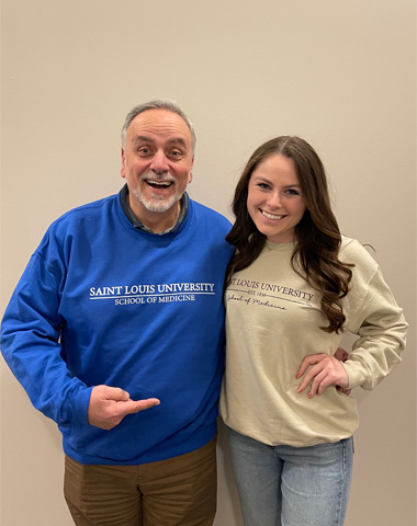 Zoe Arvanitis (Med ‘27) and her father, Steve Arvanitis, M.D., (Med '97)